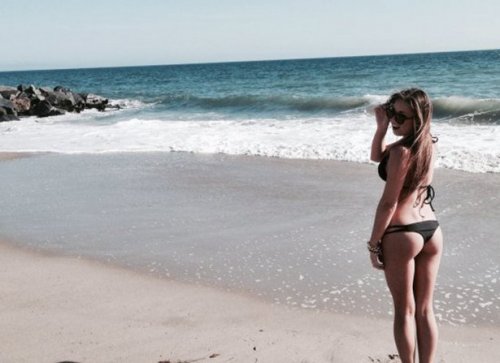 Горячие красотки в бикини (29 фото)