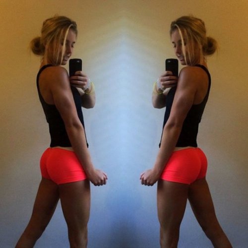 Девушки, которые строят свою фигуру (22 фото)