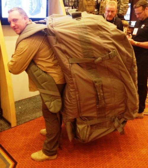 Необычные рюкзаки (16 фото)