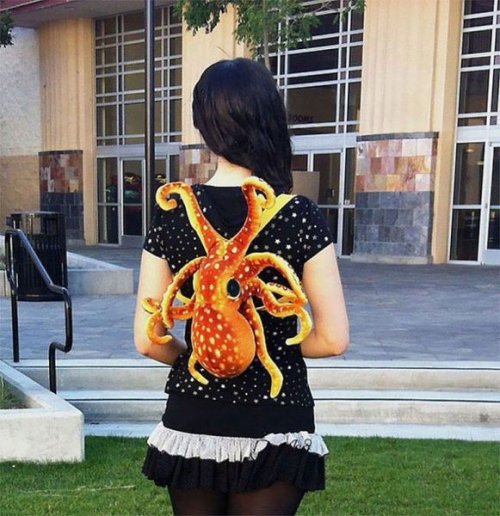 Необычные рюкзаки (16 фото)