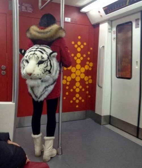 Необычные рюкзаки (16 фото)