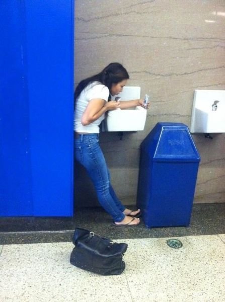 С каким выражением лица модно делать селфи (24 фото) С каким выражением лица модно делать селфи (24 фото)