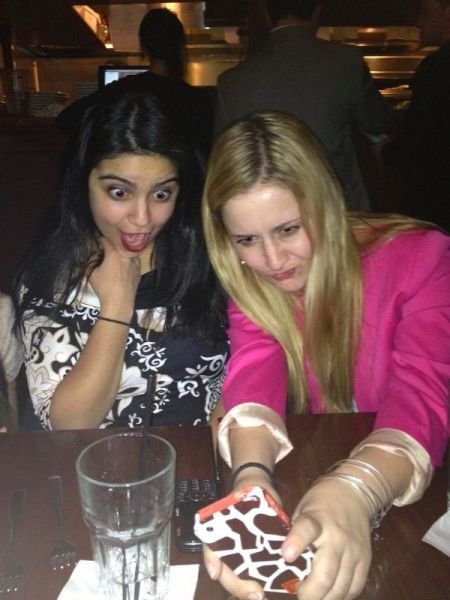 С каким выражением лица модно делать селфи (24 фото) С каким выражением лица модно делать селфи (24 фото)