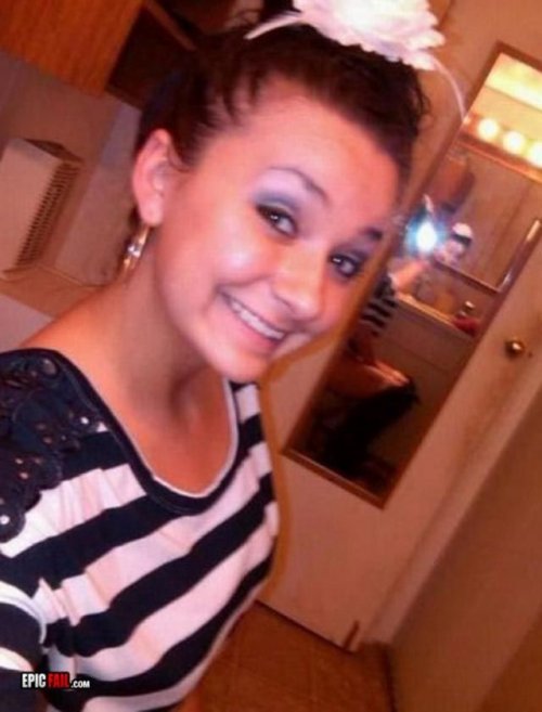 Неудачные селфи с отражением (20 фото)