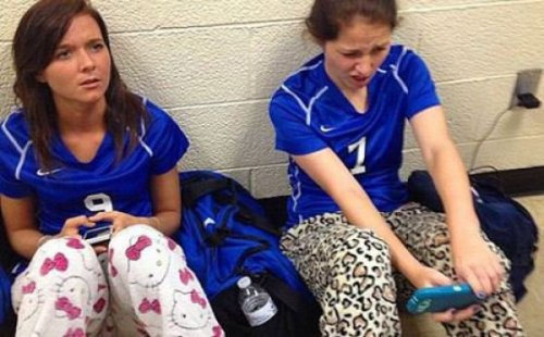 С каким выражением лица модно делать селфи (24 фото)