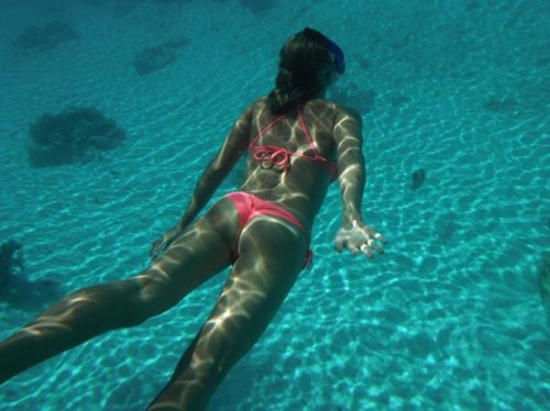 Соблазнительные девичьи попки (23 фото)