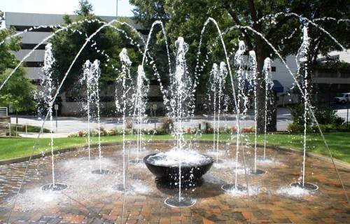 Прикольные фонтаны со всего света (25 фото)