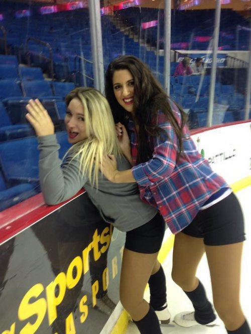 Девушки дурачатся (25 фото)