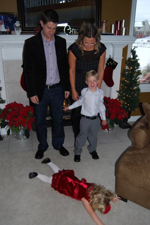 Дети, благодаря которым семейные фотографии стали уникальными (20 фото)