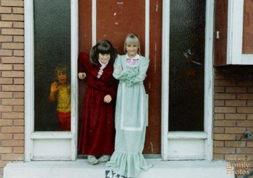 Дети, благодаря которым семейные фотографии стали уникальными (20 фото)