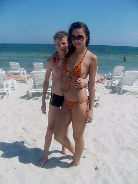 О крутости парня судят по девушке рядом с ним (25 фото)