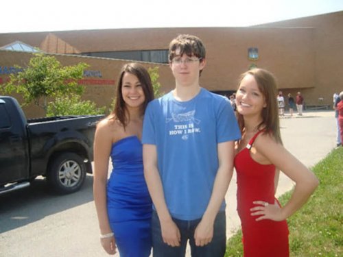 О крутости парня судят по девушке рядом с ним (25 фото)