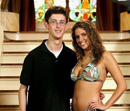 О крутости парня судят по девушке рядом с ним (25 фото)