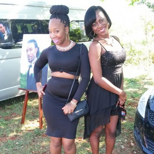 Селфи на похоронах (21 фото)