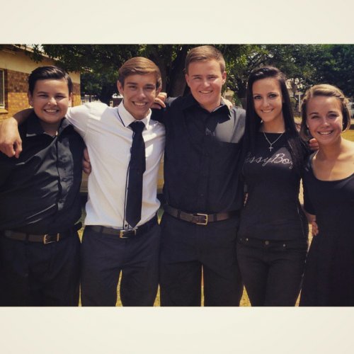 Селфи на похоронах (21 фото)