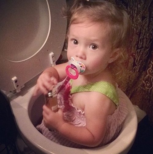 Маленькие детки &mdash; маленькие бедки (24 фото)