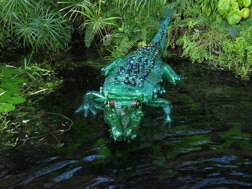 Скульптуры из PET-бутылок от Вероники Рихтеровой (11 фото)