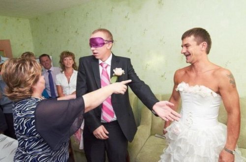 Смешные и забавные свадебные снимки из глубинки (21 фото)