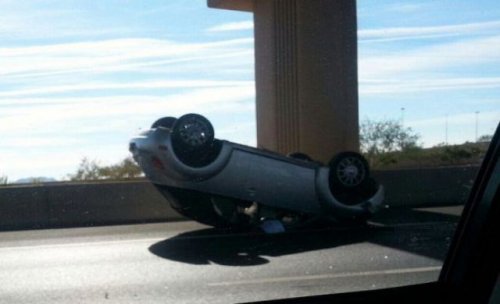 Необычные и впечатляющие аварии и ДТП (23 фото)