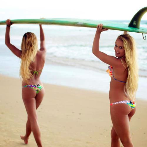 Девушки-серфингистки (27 фото)
