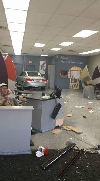 Сплошные казусы и упсы (24 фото) Сплошные казусы и упсы (24 фото)