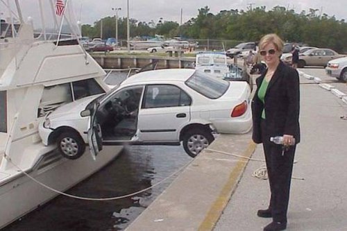 Необычные аварии и впечатляющие ДТП (25 фото)