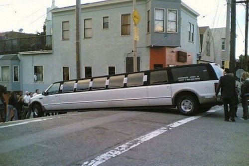 Необычные аварии и впечатляющие ДТП (25 фото)