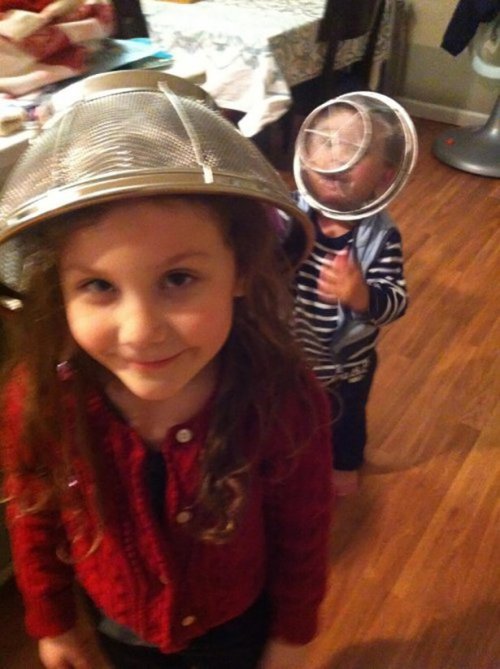 Маленькие детки &mdash; маленькие бедки (16 фото)