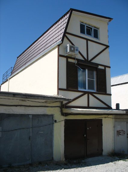 Балконные и другие пристройки как решение квартирного вопроса (20 фото) Балконные и другие пристройки как решение квартирного вопроса (20 фото)