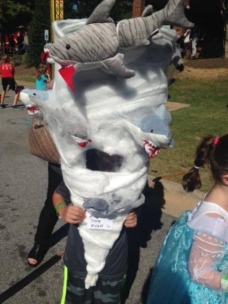 Прикольные костюмы на Хэллоуин для любого возраста и на любой бюджет (29 фото) Прикольные костюмы на Хэллоуин для любого возраста и на любой бюджет (29 фото)