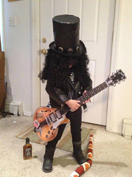 Прикольные костюмы на Хэллоуин для любого возраста и на любой бюджет (29 фото) Прикольные костюмы на Хэллоуин для любого возраста и на любой бюджет (29 фото)