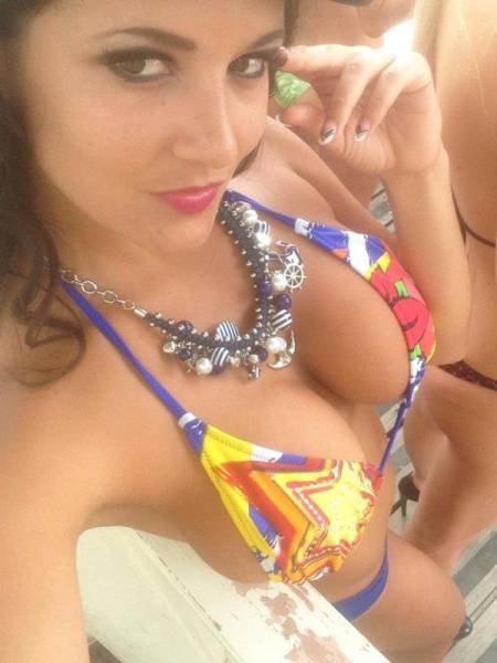 Девушки с большой грудью (35 фото) Девушки с большой грудью (35 фото)