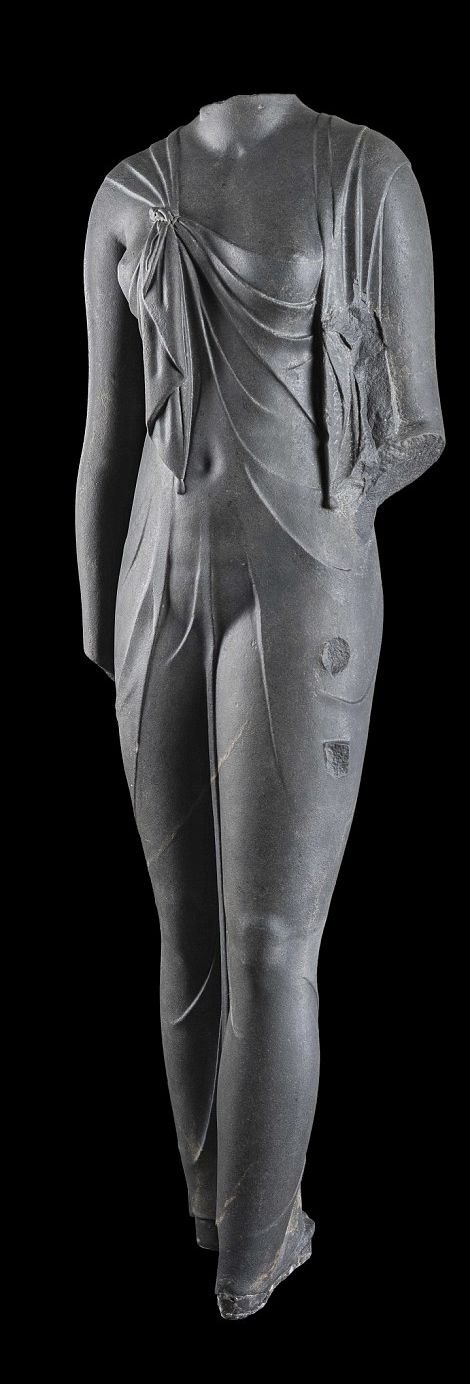 Древнеегипетские реликвии, 12 веков пролежавшие в водах Нила (16 фото) Древнеегипетские реликвии, 12 веков пролежавшие в водах Нила (16 фото)