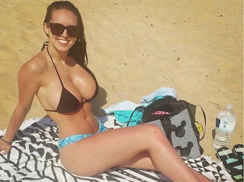 Девушки в бикини (32 фото)