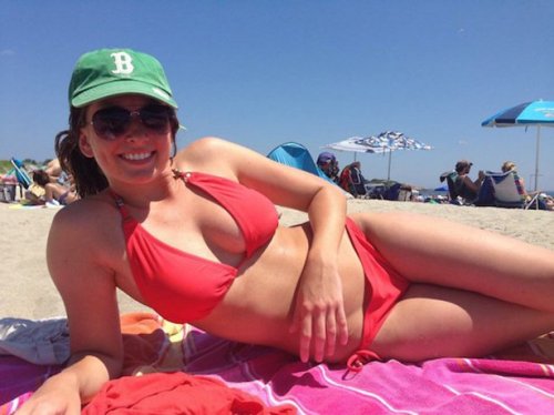 Девушки в бикини (32 фото)