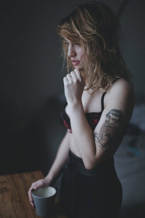 Девушки с татуировками (33 фото)