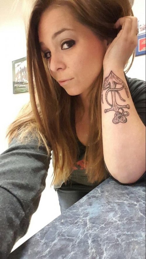 Девушки с татуировками (33 фото)