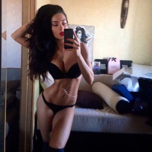 Сексуальные девушки с отличным прессом (31 фото)