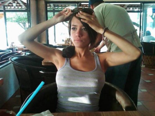 Девушки из соцсетей с соблазнительной грудью (29 фото)