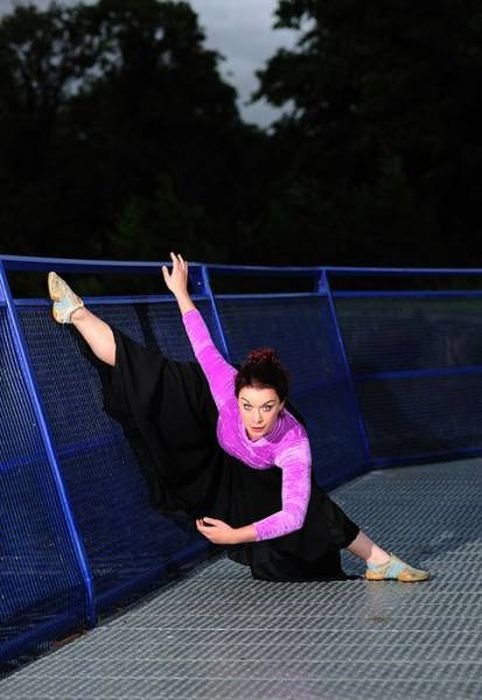 Неудачные позы для женской фотографии (33 фото)