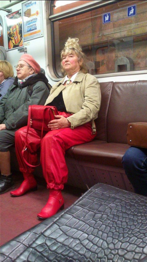 Необычные пассажиры в метро (22 фото) Необычные пассажиры в метро (22 фото)