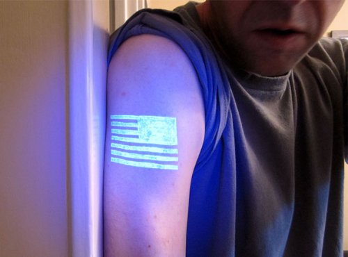 Ультрафиолетовые татуировки (33 фото)