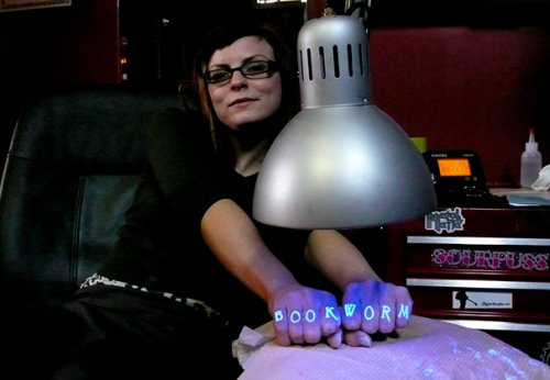 Ультрафиолетовые татуировки (33 фото)