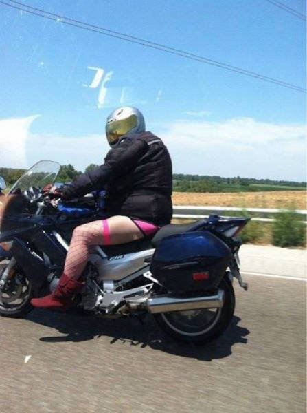 Приколы на дорогах (27 фото) Приколы на дорогах (27 фото)