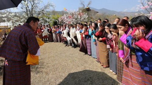 Необычный подарок для новорождённого принца Бутана (8 фото)