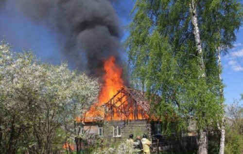 Ученица шестого класса Юлия Колосова спасла во время пожара троих детей (4 фото)