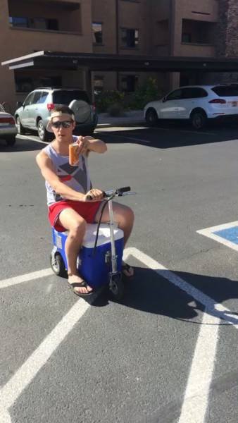 Студенческая жизнь в прикольных картинках (25 фото) Студенческая жизнь в прикольных картинках (25 фото)