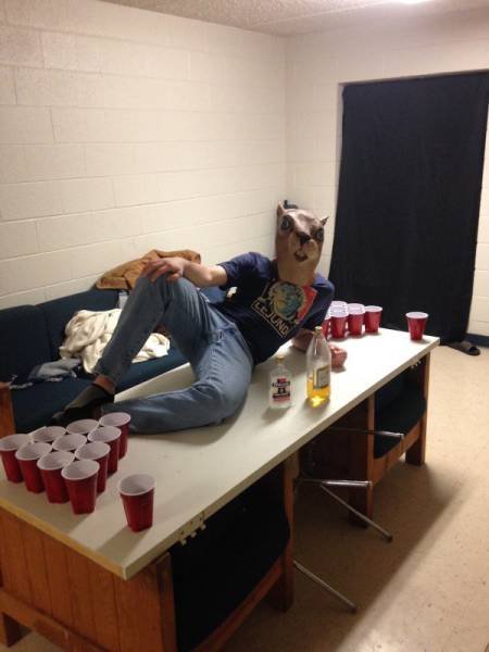 Студенческая жизнь в прикольных картинках (25 фото) Студенческая жизнь в прикольных картинках (25 фото)