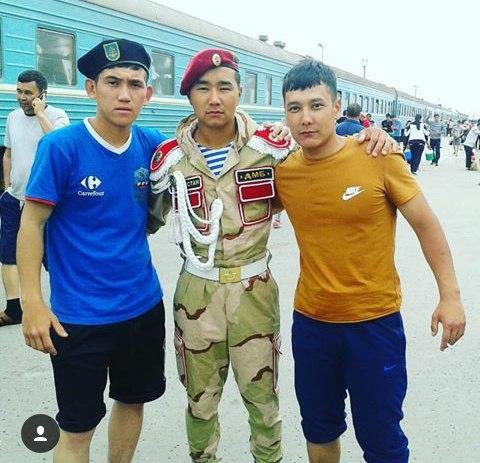 Расшитая дембельская форма (15 фото) Расшитая дембельская форма (15 фото)