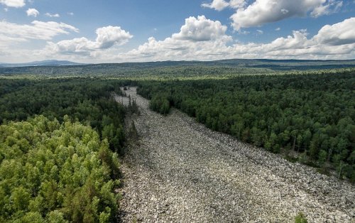 Большая каменная река в Национальном парке Таганай (8 фото)